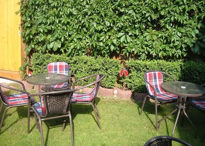 In Mit Garten By Interhome Daire